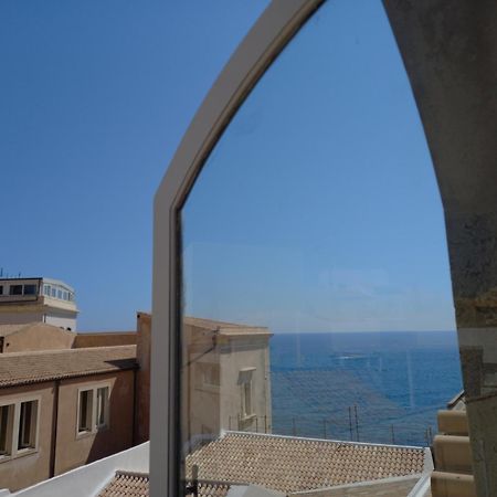 Lanterne Magiche Ortigia Suites Syracuse ภายนอก รูปภาพ