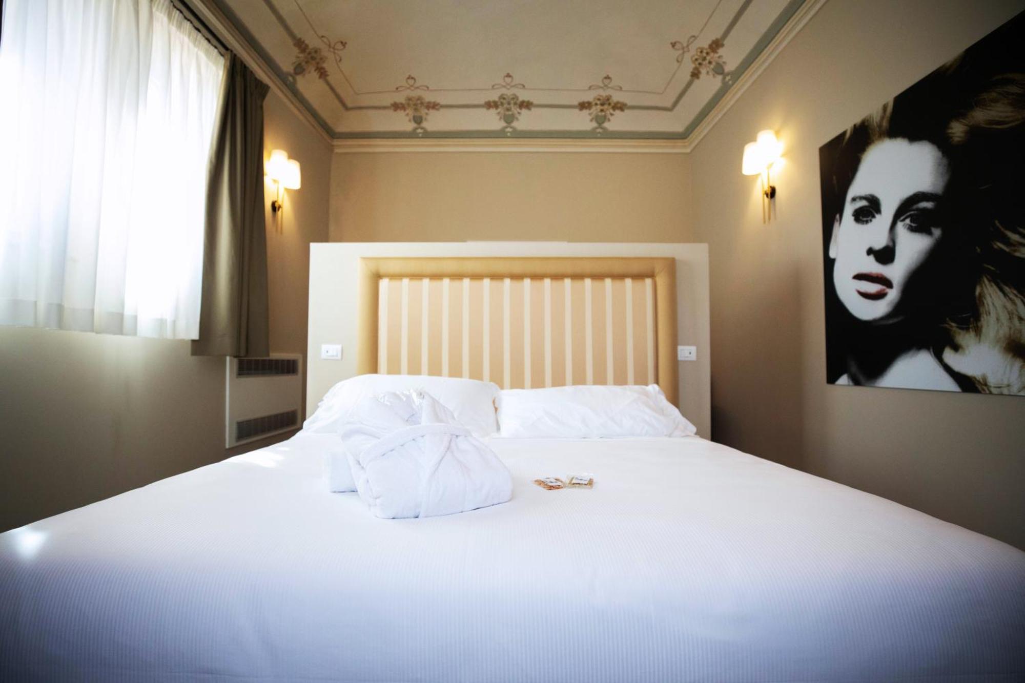Lanterne Magiche Ortigia Suites Syracuse ภายนอก รูปภาพ